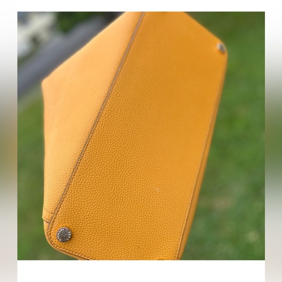 Authentic Michael KORS Charlotte Medium Saffiano Leather 2-in-1 Tote Bag - Picture 3 of 8